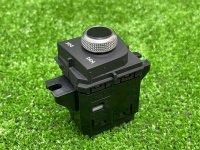 Audi / A4 / Кнопка регулировка громкости