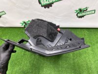 Audi / A6 / Бардачок