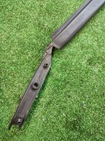 BMW / X1 / Направляющая стекла двери