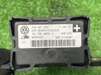 Volkswagen / Touareg / Датчик ускорения