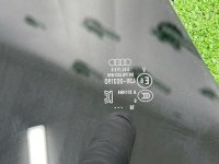 Audi / Q8 / Стекло двери