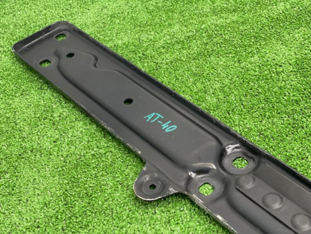 Audi / A6 / Траверса