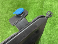 BMW / 7-Series / Бачок омывателя