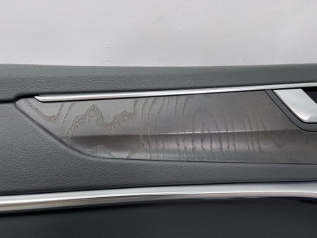 Audi / A6 / Обшивка двери