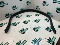 BMW / X1 / Уплотнитель капота