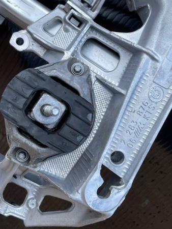 BMW / M6 / Подрамник