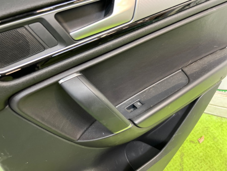 Volkswagen / Touareg / Дверь боковая