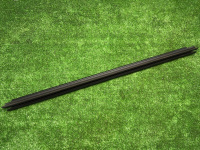 BMW / 1-Series / Уплотнитель стекла двери