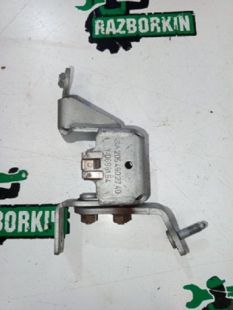 Mercedes-Benz / GLC 250d 4-matic / Кронштейн