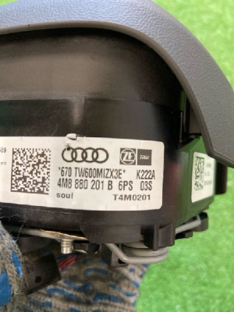 Audi / Q8 / Подушка безопасности в руль