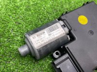 Audi / Q7 / Моторчик люка