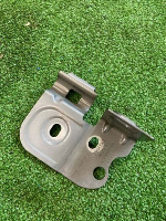 Audi / Q7 / Кронштейн крыла