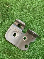 Audi / Q7 / Кронштейн крыла