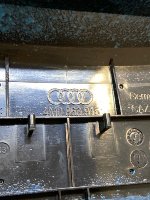 Audi / Q7 / Накладка подлокотника