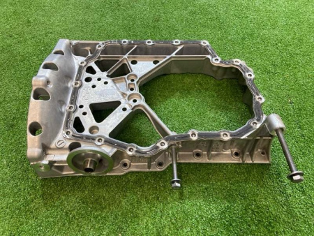 Volkswagen / Tiguan / Верхняя часть маслян. поддона