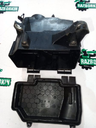 Mercedes-Benz / GLC 250d 4-matic / Корпус блока предохранителей