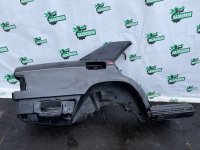 Mercedes-Benz / 300E / Крыло