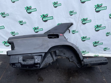 Mercedes-Benz / 300E / Крыло