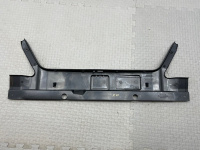 Mercedes-Benz / 300E / Обшивка багажника