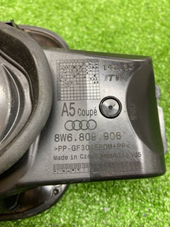 Audi / A5 / Лючок топливного бака