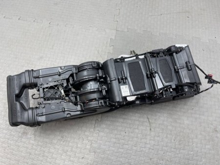Audi / SQ8 / Печка салона