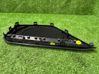 Audi / A6 / Накладка динамика