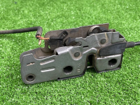 Volkswagen / Touareg / Замок капота