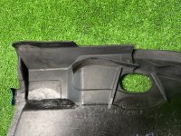 Mercedes-Benz / 190e / Подкапотный пластик