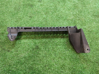 Audi / Q7 / Направляющая стекла двери