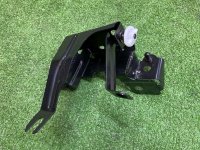 BMW / X5 / Кронштейн