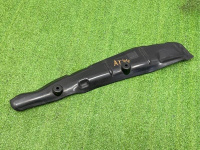 Audi / A4 / Пыльник крыла