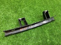 Chevrolet / Tahoe / Направляющая стекла двери