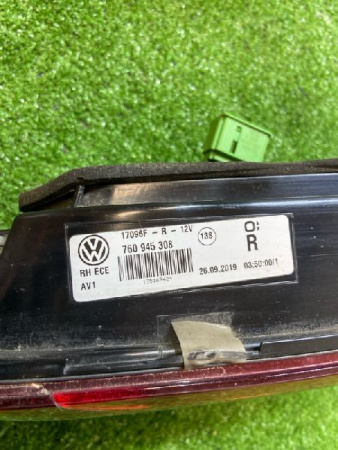 Volkswagen / Touareg / Фонарь задний