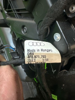 Audi / A6 / Обшивка двери