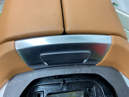 BMW / X5 / Консоль центральная