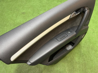 Audi / Q7 / Обшивка двери
