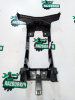 Audi / A6 / Кронштейн