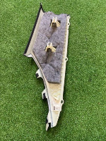 Audi / A6 / Накладка стойки