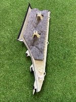 Audi / A6 / Накладка стойки