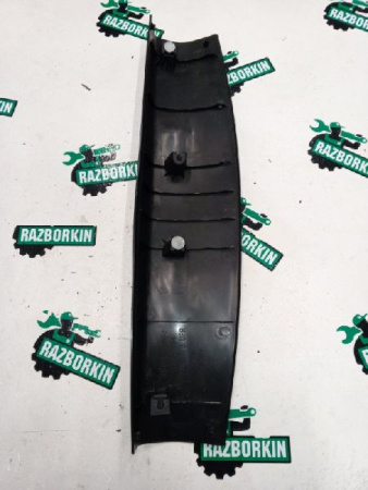 Mitsubishi / Outlander / Обшивка двери багажника