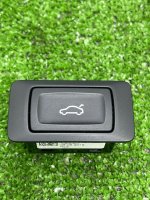 Audi / Q5 / Кнопка крышки багажника