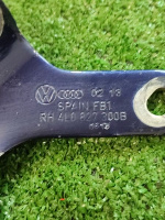 Audi / Q7 / Петля багажника