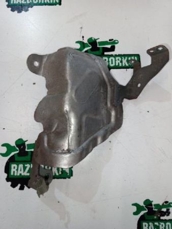 Mercedes-Benz / GLC 250d 4-matic / теплозащитный экран