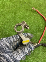 Audi / A3 / Клемма аккумулятора