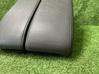 Volkswagen / Touareg / Подлокотник