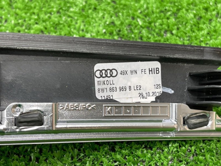 Audi / A4 / Декоративная накладка центральной консоли