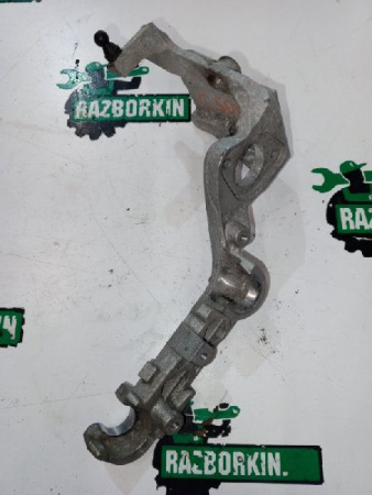 Mercedes-Benz / GLC 250d 4-matic / Кронштейн воздушного фильтра