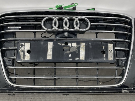Audi / A8 / Бампер