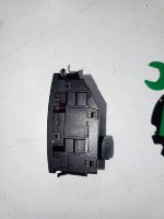 Mercedes-Benz / E-Class / Кнопка аварийной сигнализации