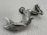 Volkswagen / Touareg / Кронштейн генератора